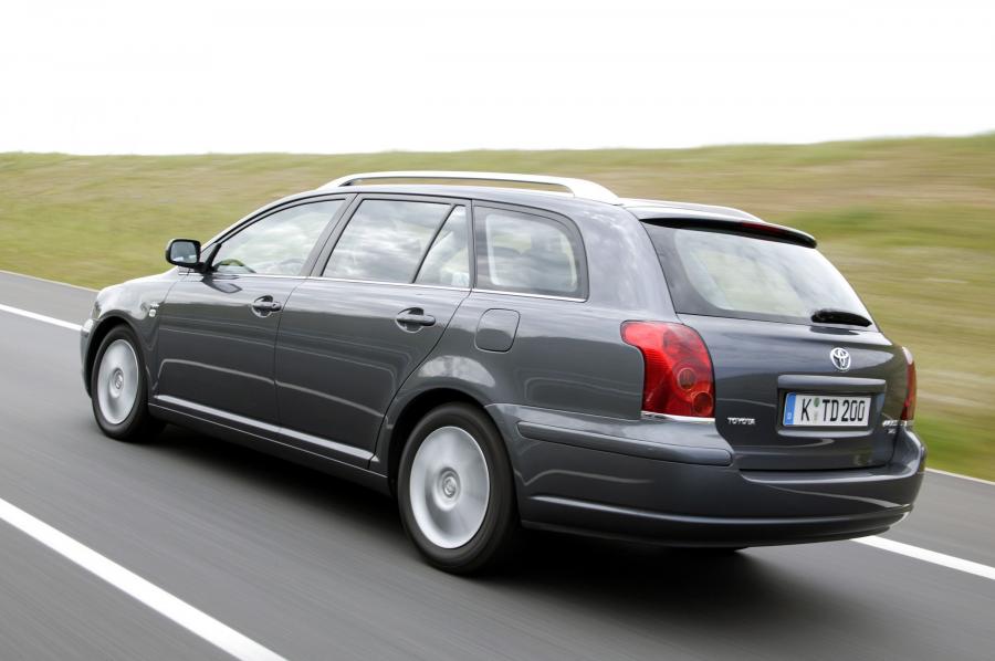 Toyota Avensis Wagon 2003 года  (фото 5 из 76)